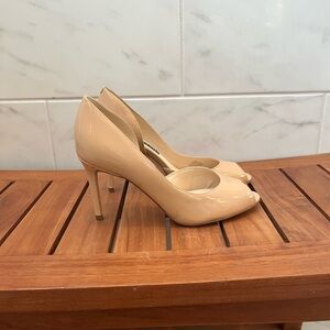 Elegant Nude Pumps